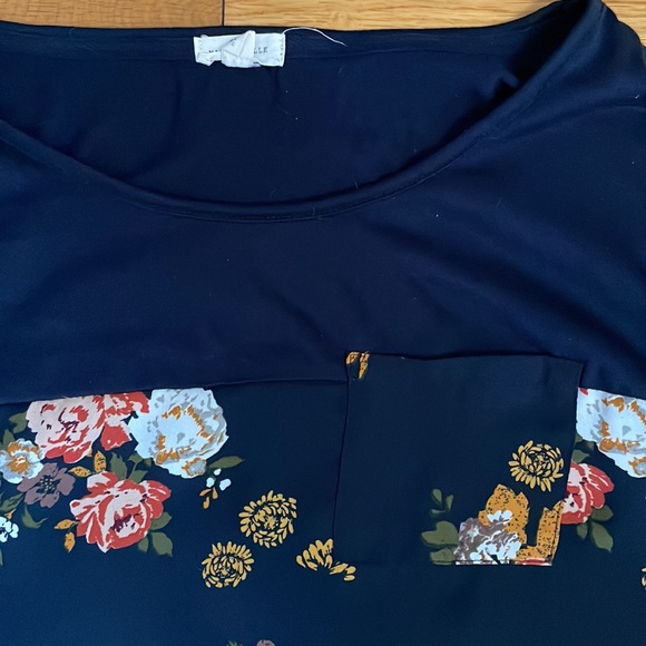 Adorable Mason and Belle tee with floral accents - Picture 2 of 3